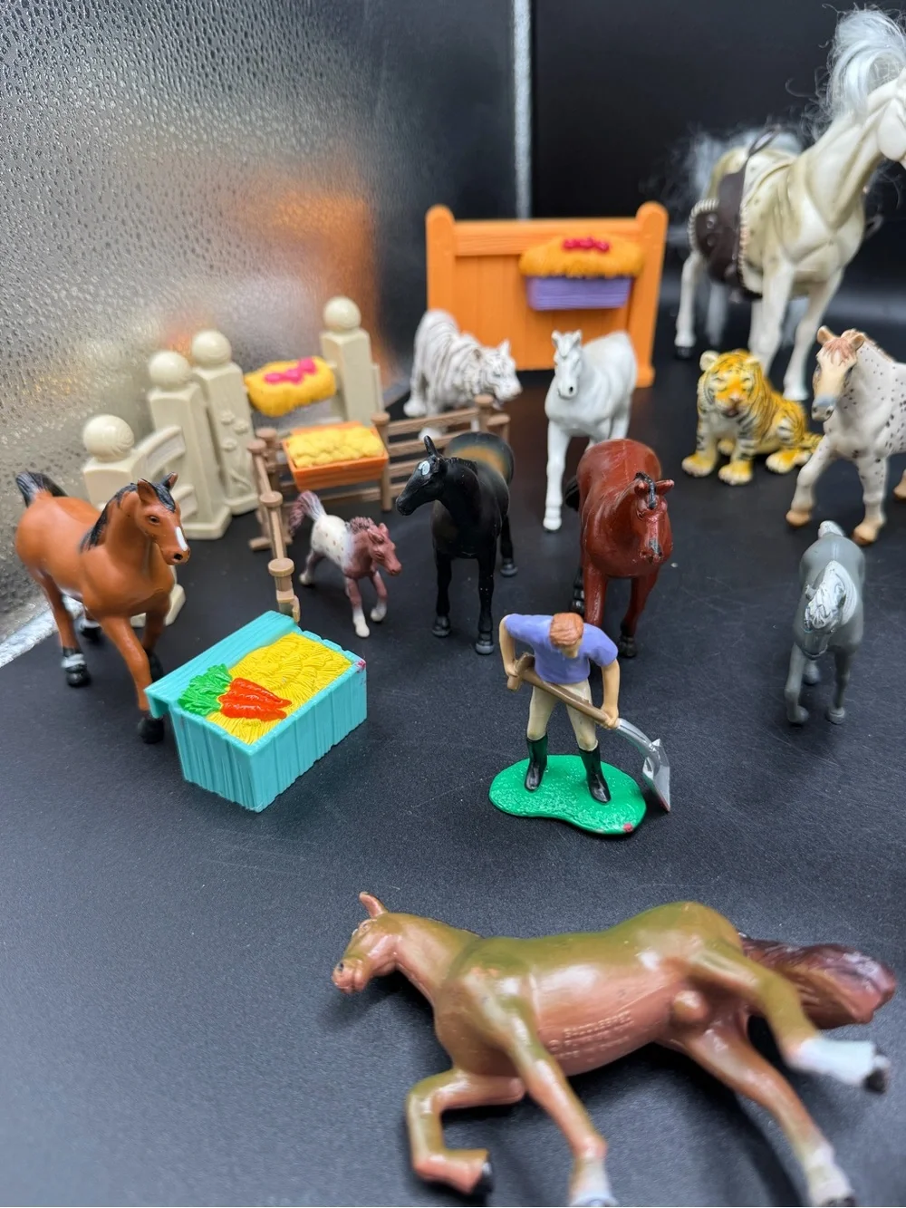 N/A animals lot